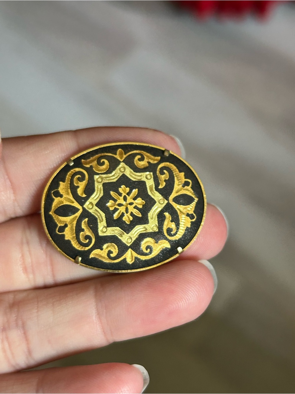 DAMASCENE Gold and Black Ornate Oval Brooch - Women's JEWELRY